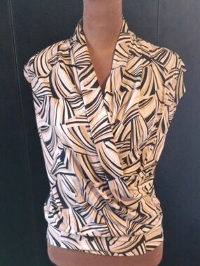 NY&Company Black Cream Abstract Print Sleeveless Wrap Blouse Draped Front Size S